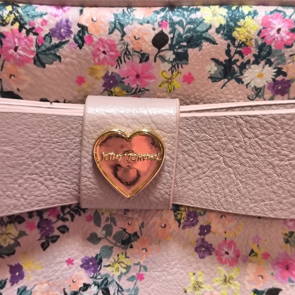 Betsey Johnson Large Weekender Cosmetic Bag - Picture 3 of 7